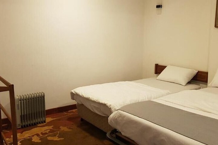 Room 7 of 43