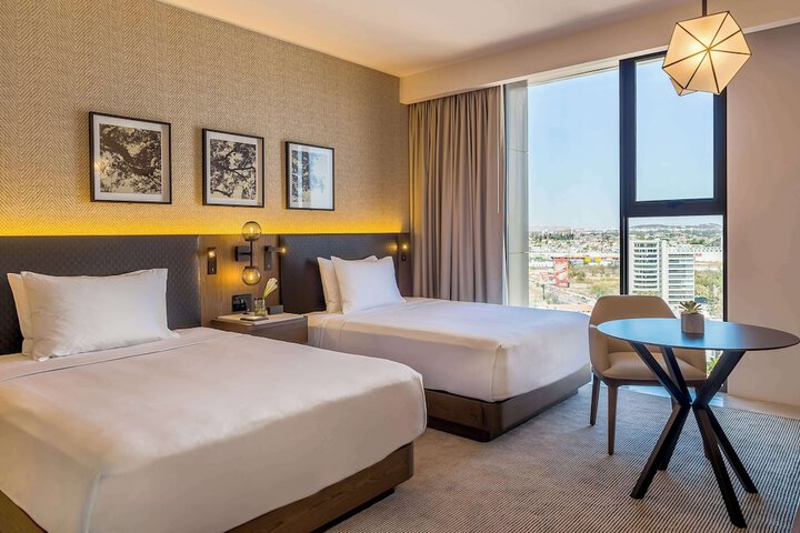 Room 20 of 99