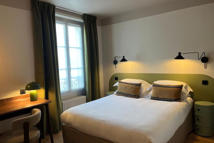 Room 2 of 11