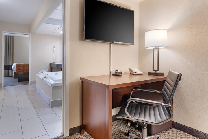 Room 25 of 41