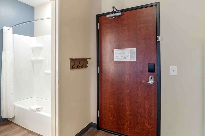 Room 50 of 61