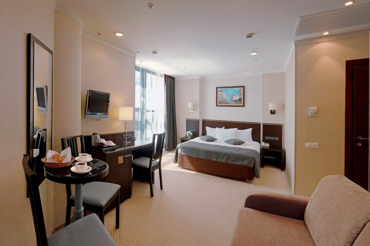 Room 13 of 53