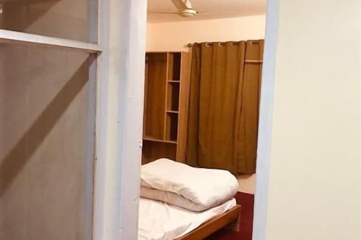 Room 2 of 9