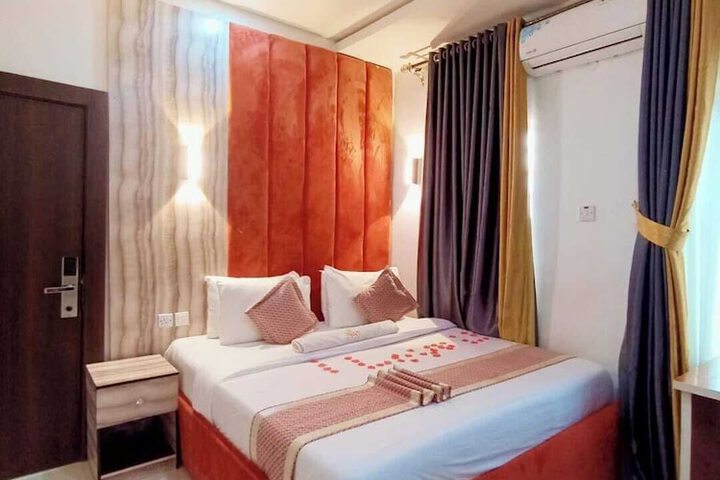 Room 18 of 45