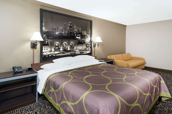 1 King Bed (1 of 8)