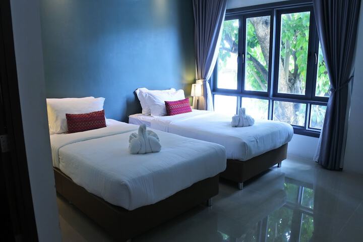 Room 33 of 73