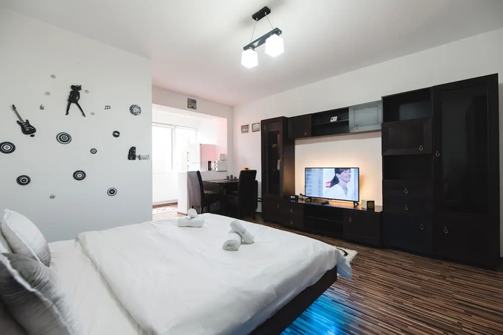 Room 4 of 13