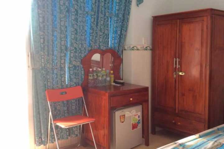 Room 4 of 20