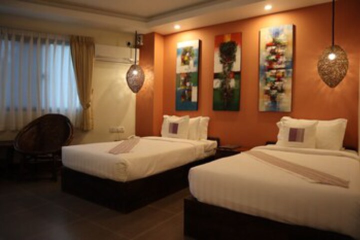 Room 15 of 32