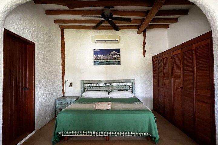 Room 17 of 83