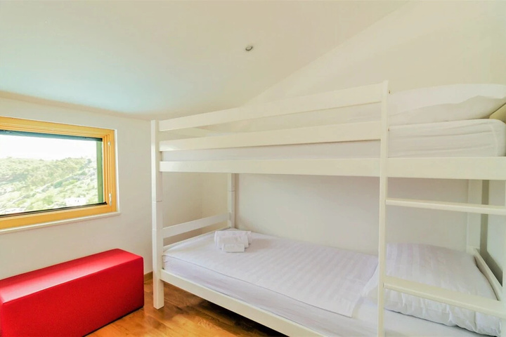 Room 5 of 20