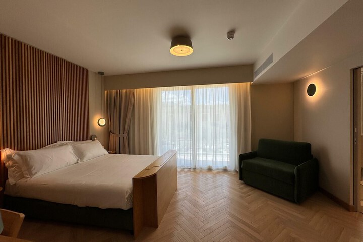 Room 14 of 20