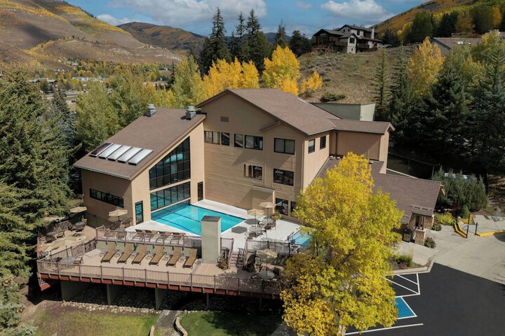 Hotel with Pool