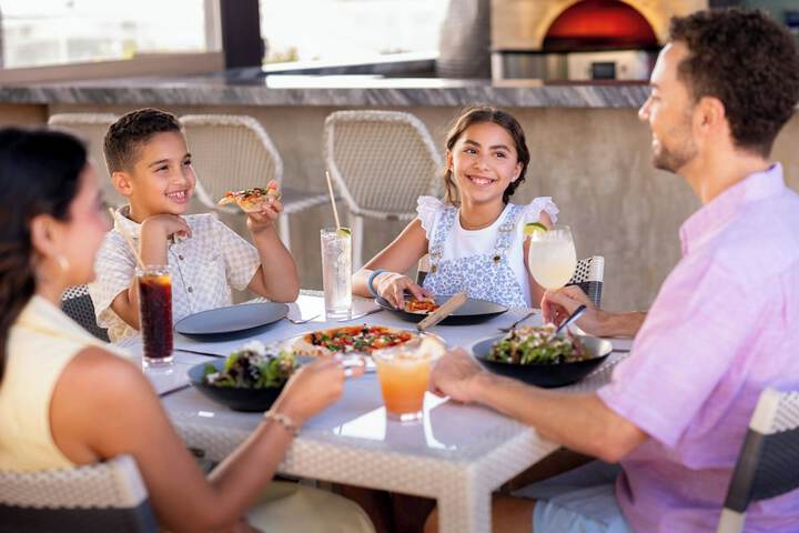 Dining 108 of 158