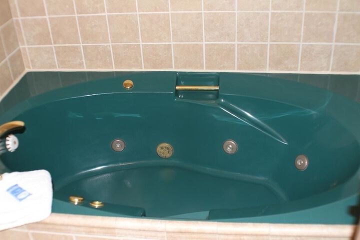 Hot Tub 21 of 26