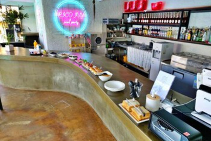 Dining 20 of 130