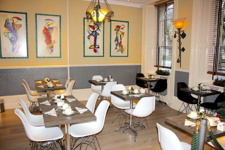 Breakfast area