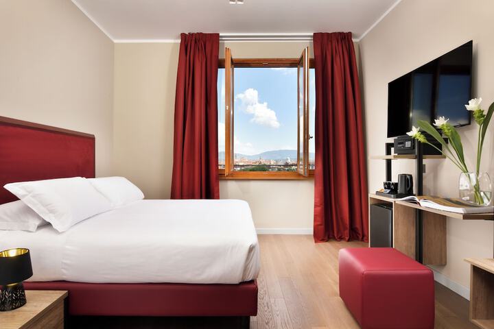Room 8 of 16