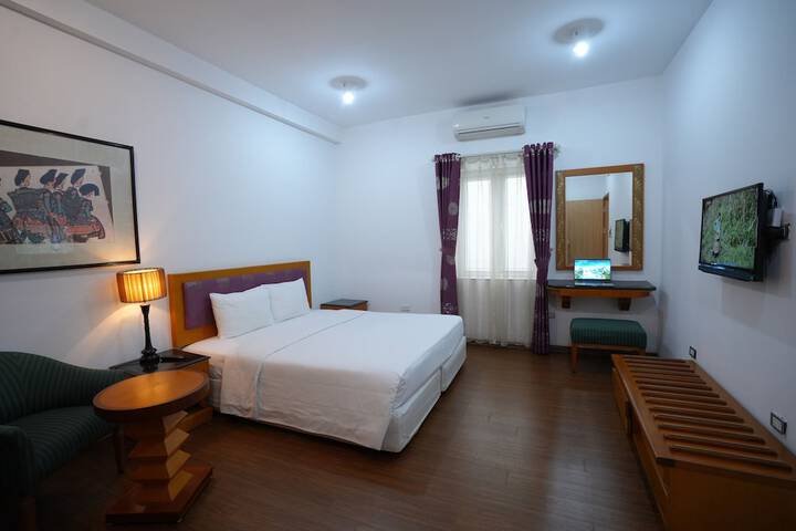 Room 30 of 86