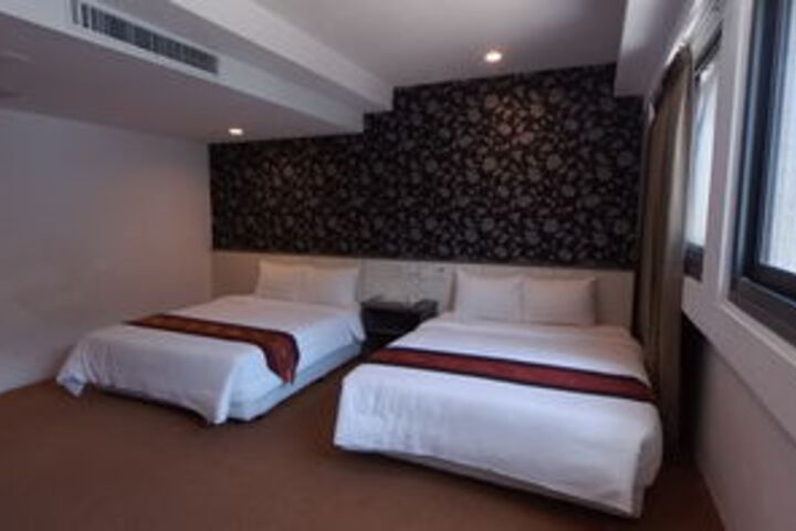 Room 21 of 47