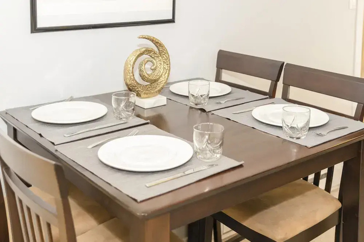 Dining 16 of 20