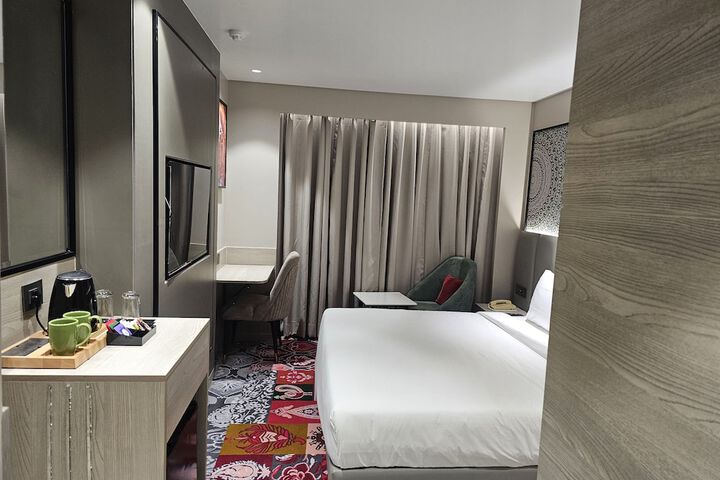 Room 11 of 26