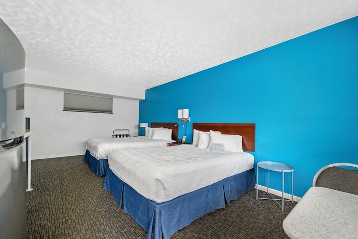1 Queen Bed Upper Floor (14 of 28)