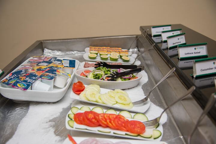 Dining 40 of 49