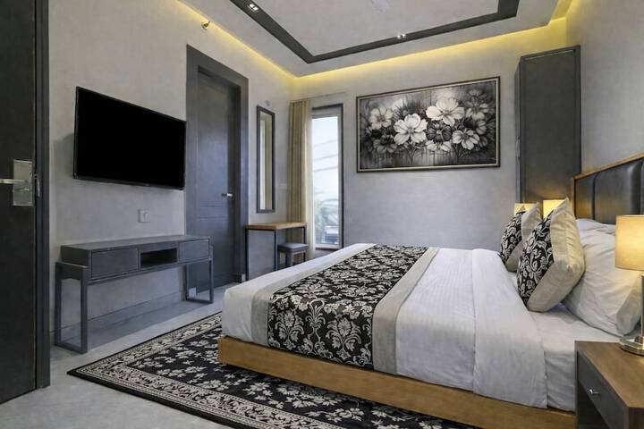 Room 13 of 43