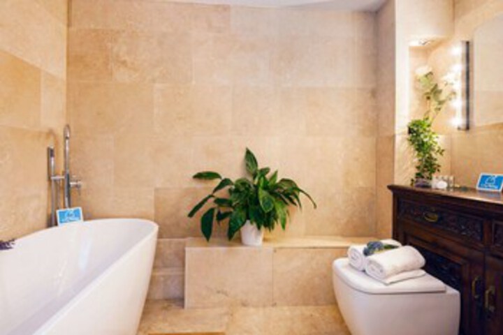 Room 3 of 20