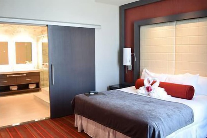 1 King Bed (7 of 20)