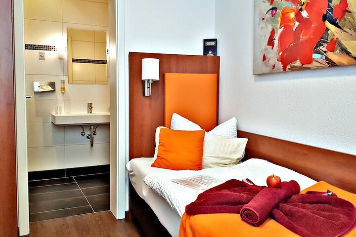 Room 34 of 52