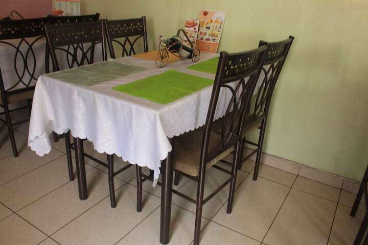 Dining 23 of 28