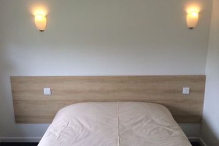 Room 5 of 15