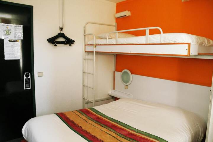 Room 12 of 33