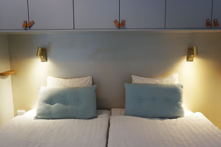 Room 16 of 60