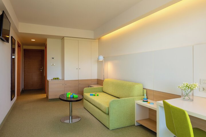 Room 15 of 70