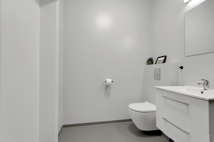 Room 81 of 87