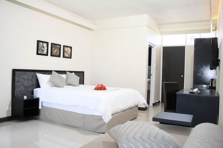 Room 3 of 20