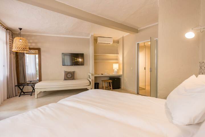 Room 5 of 38