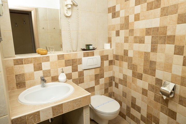 Room 16 of 29