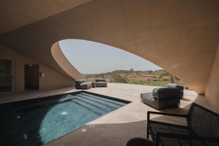 Pool 47 of 96