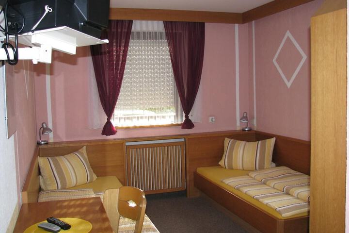 Room 12 of 34