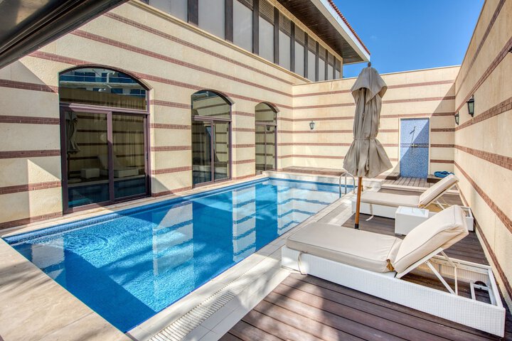 Pool 32 of 40