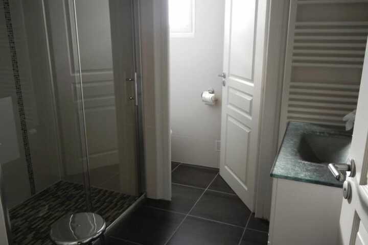 Room 17 of 32