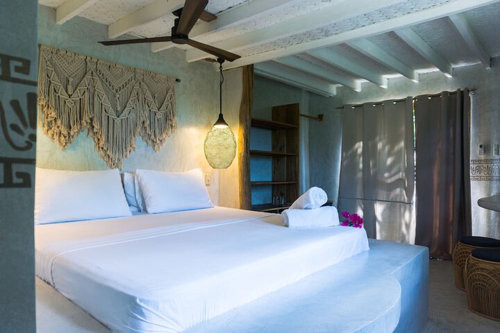 Room 2 of 43