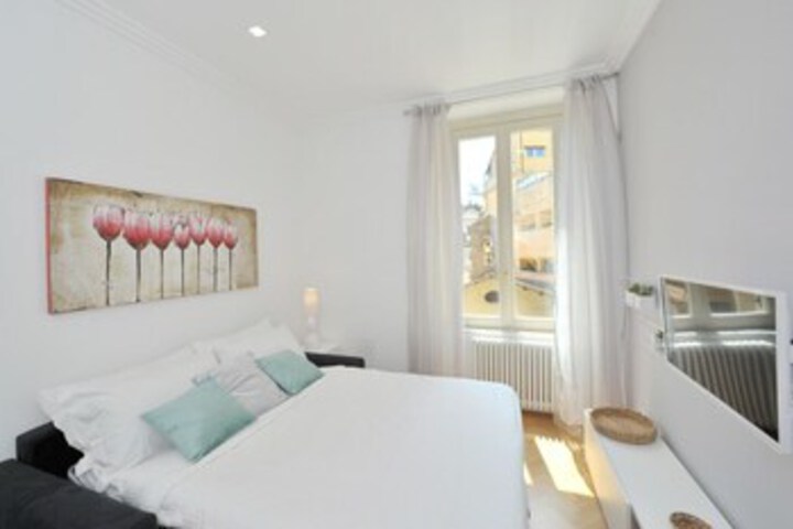 Room 8 of 19