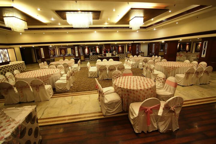 Ballroom/Hall 41 of 63