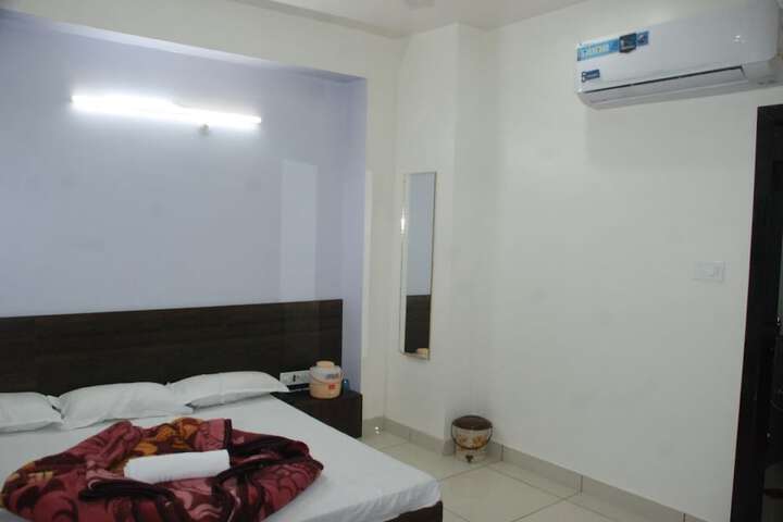 Room 5 of 23