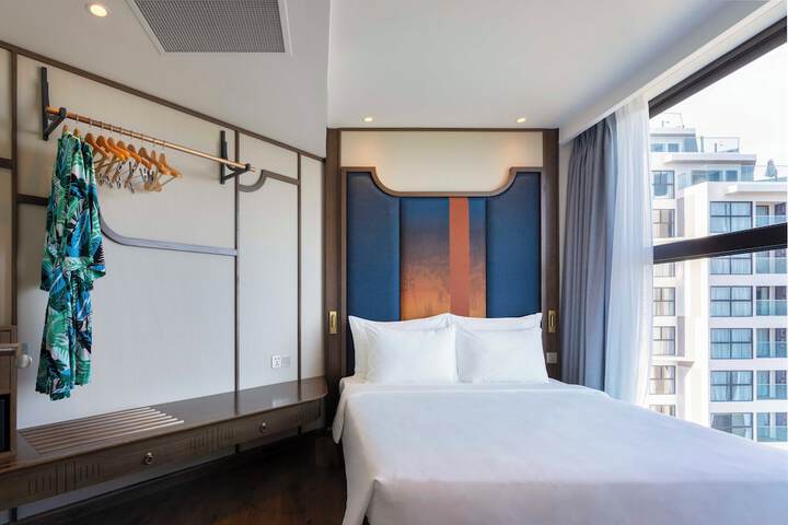 Room 19 of 73